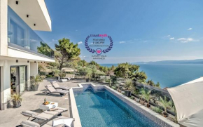 Luxury Villa Happiness with private pool, jacuzzi, sauna and gym by the beach in Omis